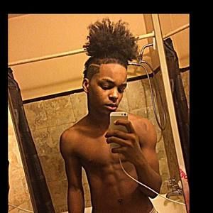 Meet your Posher, Devin